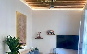 CASA NATY, Espacioso Renovado Apartamento en el Centro de Malaga